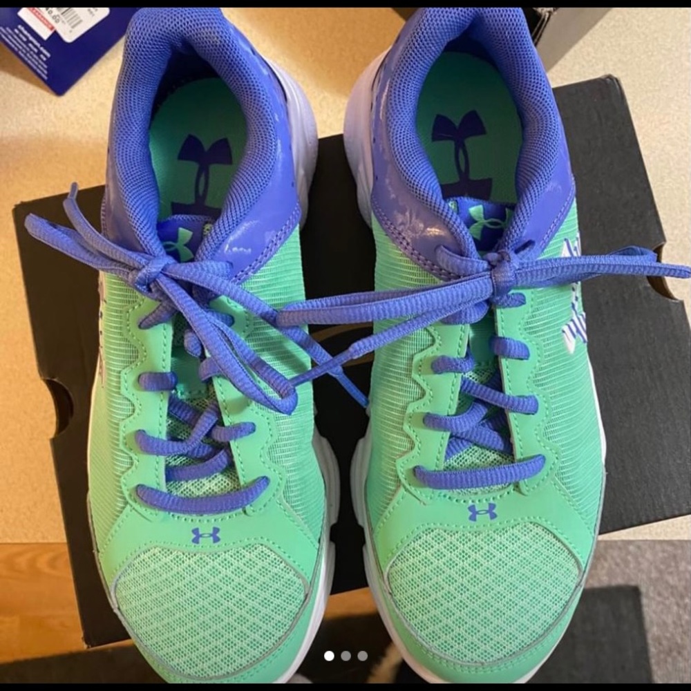 Running sneakers